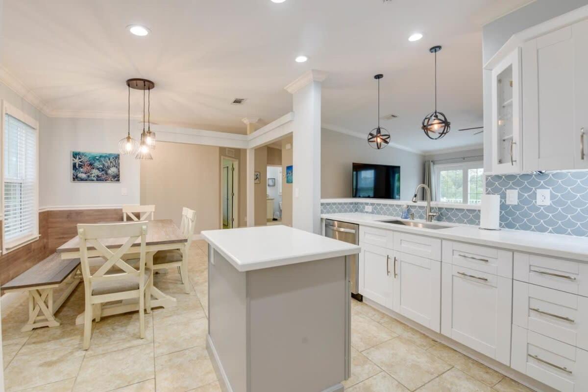 Loggerhead Lagoon - Modern Waterfront Home Pirates Cove المظهر الخارجي الصورة